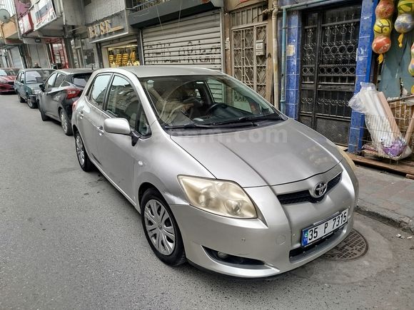 Sahibinden Toyota Auris 1.4 D-4D Comfort 2009 Model