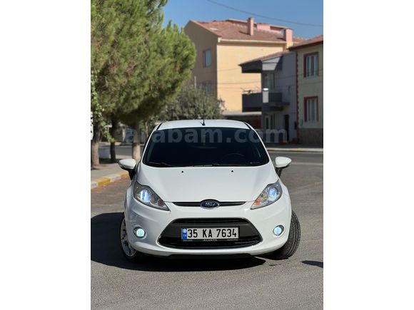 Sahibinden Ford Fiesta 1.4 TDCi Titanium 2012 Model  172.000 km Beyaz