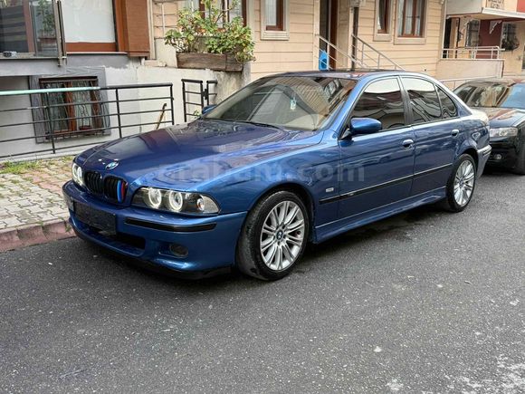 TR’de tek  SKY BLUE + PiANO BLACK 3.0 v6 231 hp