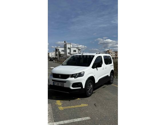 Sahibinden Peugeot Rifter 1.6 BlueHDI Active Comfort 2022 Model 