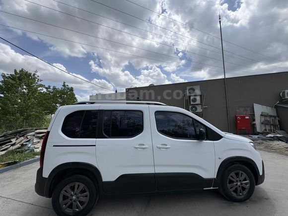 Sahibinden Peugeot Rifter 1.5 BlueHDI Allure 2022 Model 