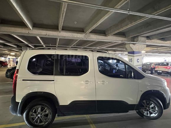 Sahibinden Peugeot Rifter 1.5 BlueHDI Allure 2022 Model 
