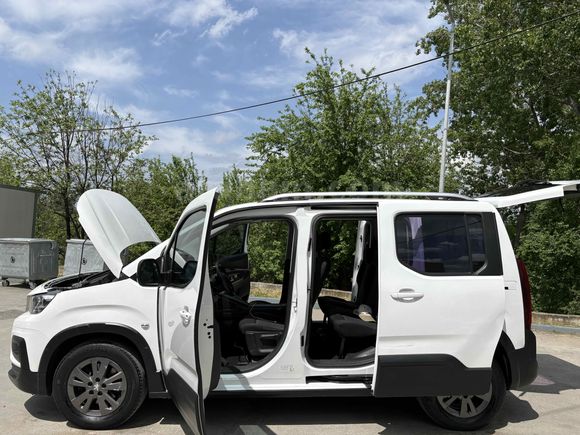 Sahibinden Peugeot Rifter 1.5 BlueHDI Allure 2022 Model 