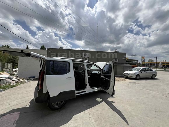 Sahibinden Peugeot Rifter 1.5 BlueHDI Allure 2022 Model 