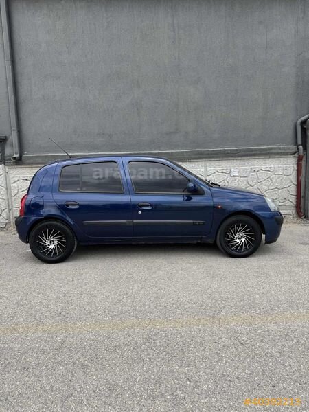 Galeriden Renault Clio 1.4 Privilege 2003 Model Isparta 165.000 km Mavi