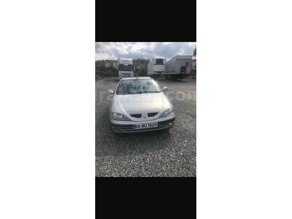Sahibinden Renault Megane 1.6 Coupe Dynamique 2001 Model  292.000 km Gri