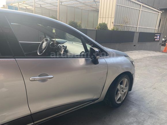 Sahibinden Renault Clio 1.2 Touch 2013 Model