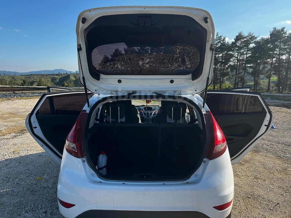 Sahibinden Ford Fiesta 1.4 TDCi Trend 2012 Model  170.000 km Beyaz