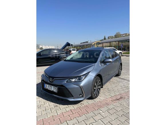 Sahibinden Toyota Corolla 1.8 Hybrid Flame X-Pack 2022 Model 