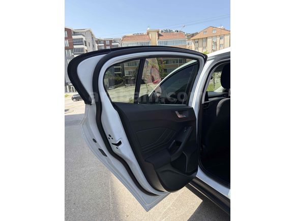 Sahibinden Ford Focus 1.0 EcoBoost Titanium X 2023 Model 