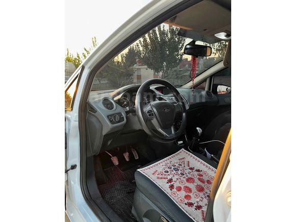 FORD FİESTA 2011  1.4 TDCİ 