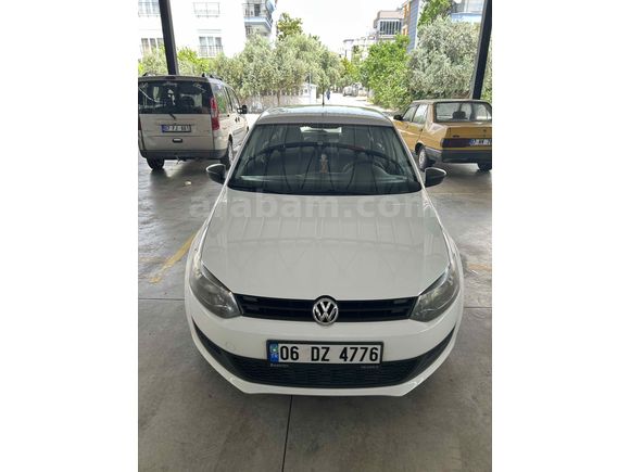 Sahibinden Volkswagen Polo 1.2 TDi Trendline 2013 Model  68.000 km 
Beyaz 