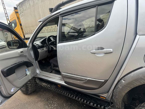 Sahibinden Mitsubishi L 200 4x4 Intense 2012 Model 