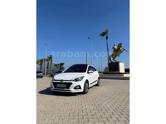 Sahibinden Hyundai i20 1.4 MPI Smart 2019 Model  103.000 km Beyaz