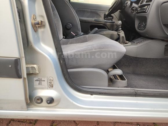 Değişensiz Takaslı Sahibinden Renault Clio 1.6 RXT 2000 Model