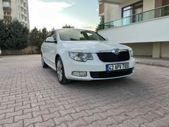 Sahibinden Skoda SuperB 1.4 TSI Elegance 2010 Model  281.000 km Beyaz