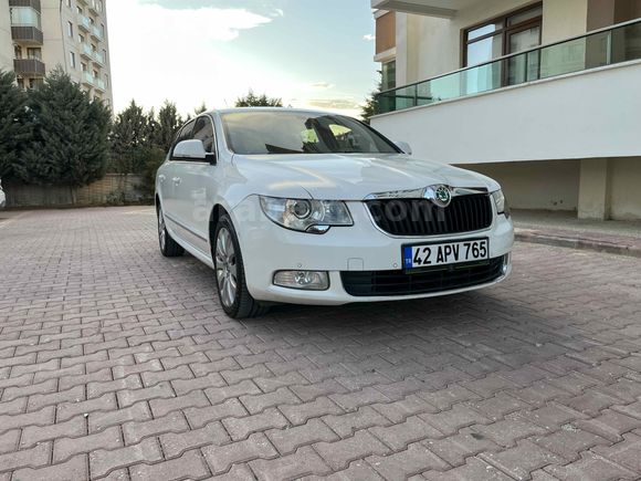 Sahibinden Skoda SuperB 1.4 TSI Elegance 2010 Model  281.000 km Beyaz