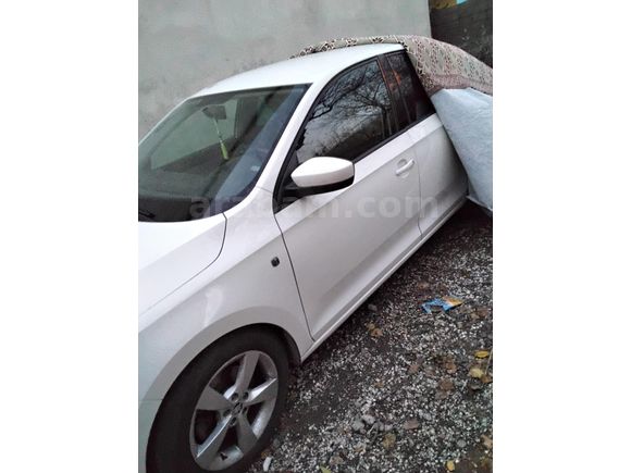 Sahibinden Skoda Rapid 1.6 TDI Elegance 2014 Model