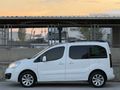 CAM TAVAN UYGUN RAKAM Peugeot Partner 1.6 HDI Zenith 2017 Model Ankara