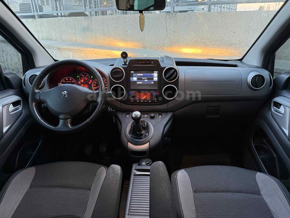 CAM TAVAN UYGUN RAKAM Peugeot Partner 1.6 HDI Zenith 2017 Model Ankara
