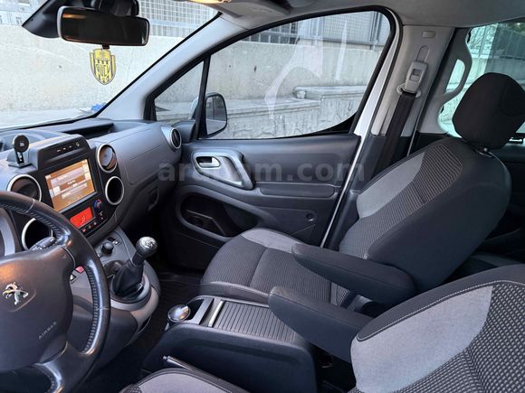 CAM TAVAN UYGUN RAKAM Peugeot Partner 1.6 HDI Zenith 2017 Model Ankara