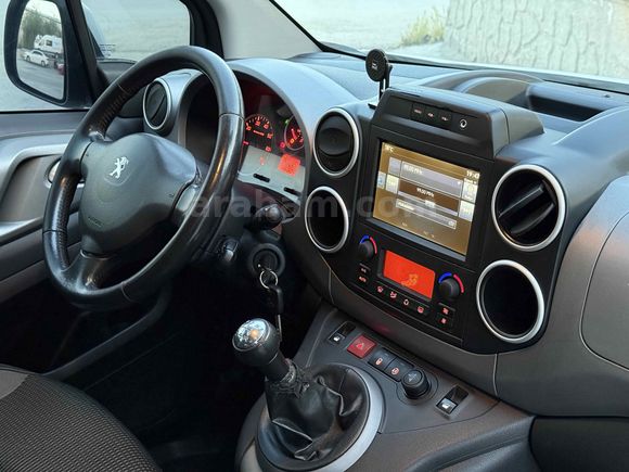 CAM TAVAN UYGUN RAKAM Peugeot Partner 1.6 HDI Zenith 2017 Model Ankara