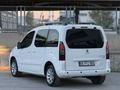 CAM TAVAN UYGUN RAKAM Peugeot Partner 1.6 HDI Zenith 2017 Model Ankara