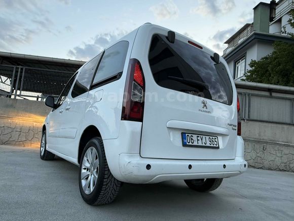 CAM TAVAN UYGUN RAKAM Peugeot Partner 1.6 HDI Zenith 2017 Model Ankara