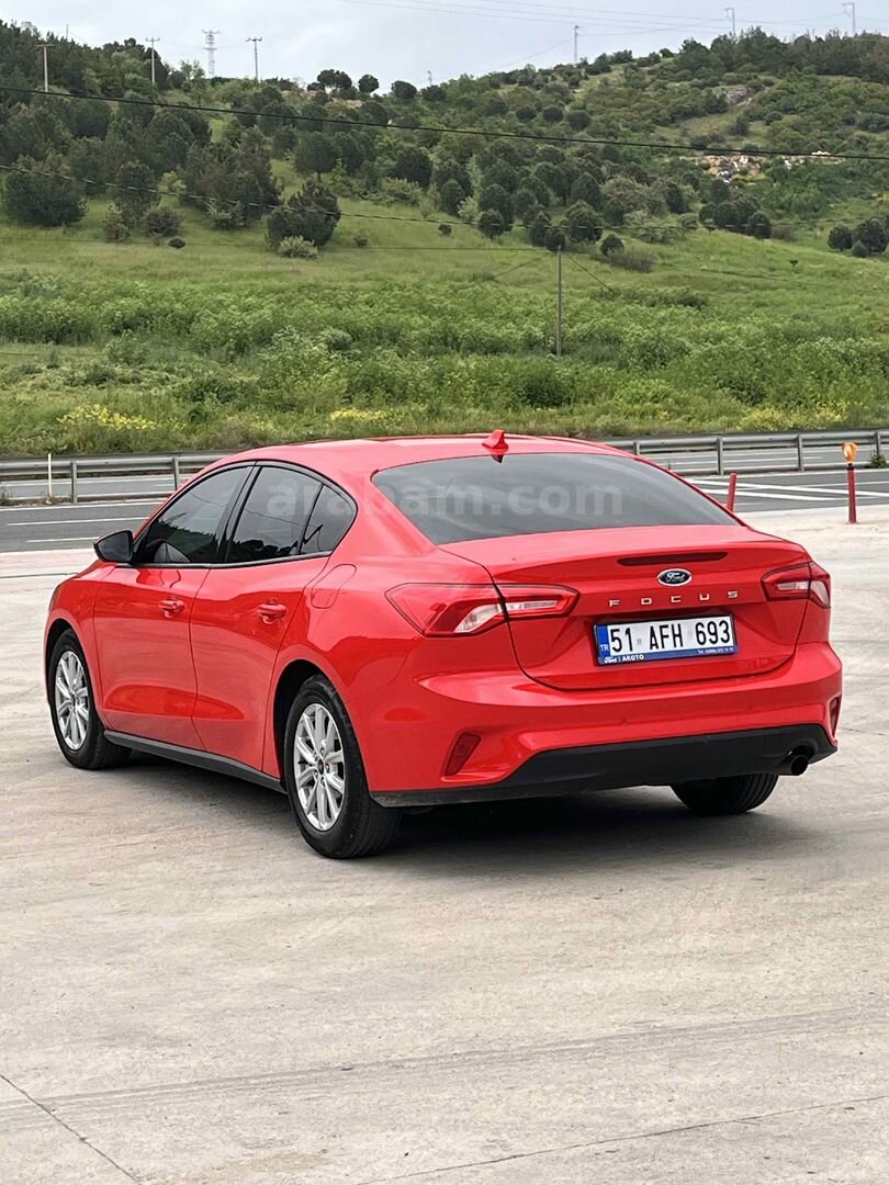 Sahibinden Ford Focus 1.5 EcoBlue Trend X 2024 Model Niğde 32.900 km Kırmızı 4