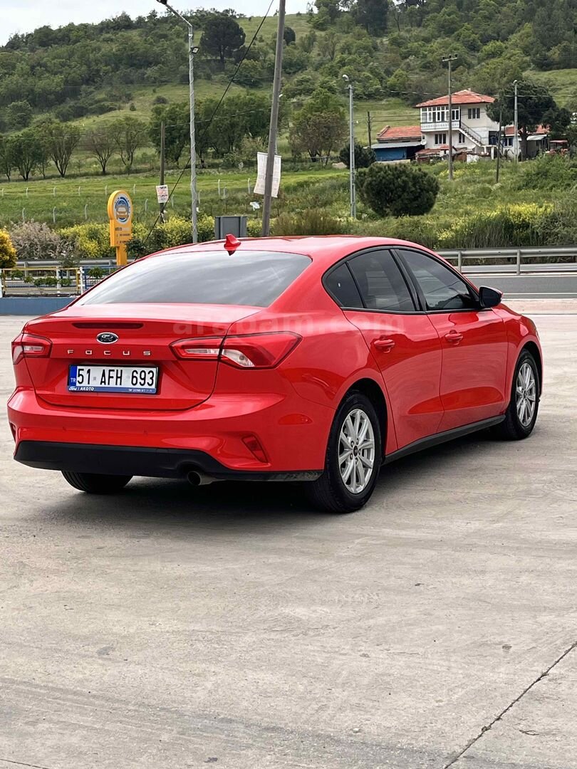 Sahibinden Ford Focus 1.5 EcoBlue Trend X 2024 Model Niğde 32.900 km Kırmızı 5