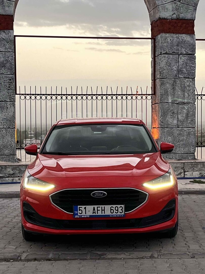 Sahibinden Ford Focus 1.5 EcoBlue Trend X 2024 Model Niğde 32.900 km Kırmızı 3