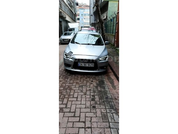 Sahibinden Mitsubishi Lancer 1.6 Invite 2011 Model  223.100 km Gri (Gümüş)