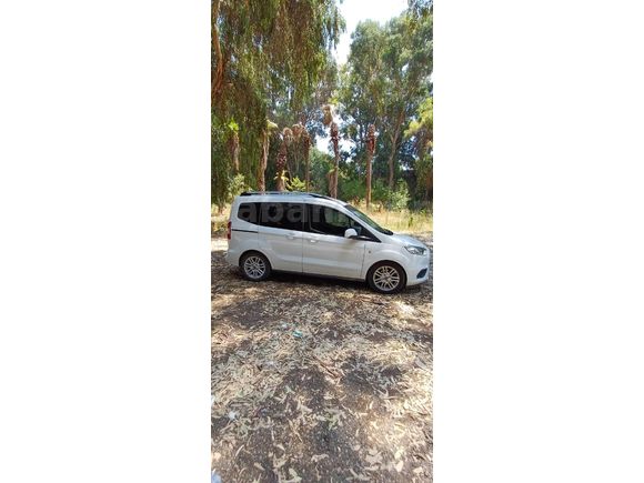 Sahibinden Ford Tourneo Courier 1.5 TDCi Titanium Plus 2020 Model