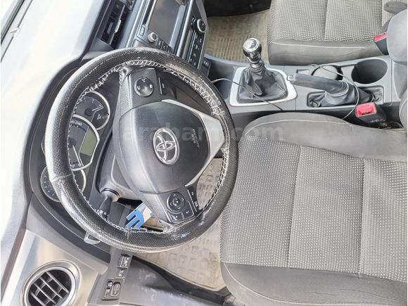 Sahibinden Toyota Auris 1.6 Active 2013 Model