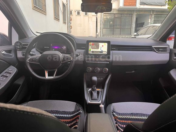 Sahibinden Renault Clio 1.0 TCe Evolution 2024 Model  27.000 km Siyah