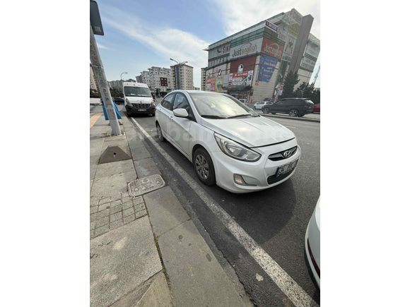 Sahibinden Hyundai Accent Blue 1.6 CRDI Mode 2015 Model 