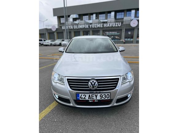 2.5 parça boyalı hasar kayıtsız değişensiz  saf benzinli otomatik passat b6 