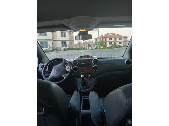 Peugeot Partner 1.6 HDI Premium Pack 2011 Model