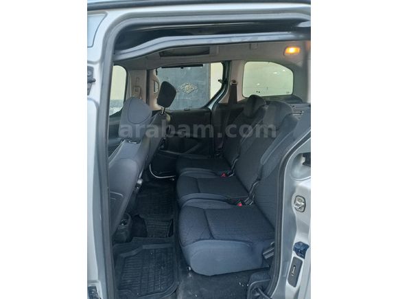 Peugeot Partner 1.6 HDI Premium Pack 2011 Model