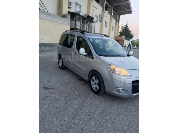 Peugeot Partner 1.6 HDI Premium Pack 2011 Model