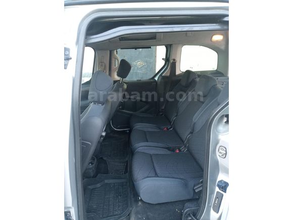Peugeot Partner 1.6 HDI Premium Pack 2011 Model