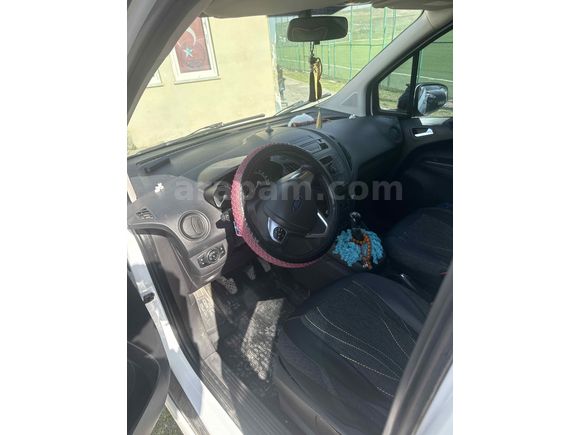 Sahibinden Ford Tourneo Courier 1.5 TDCi Titanium 2018 Model  160.000 km Beyaz