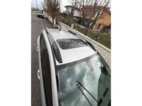 Sunrooflu Dacia Sandero Stepway 1.0 Tce Expression 2023 Model 