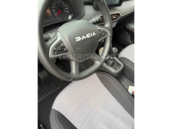 Sunrooflu Dacia Sandero Stepway 1.0 Tce Expression 2023 Model 