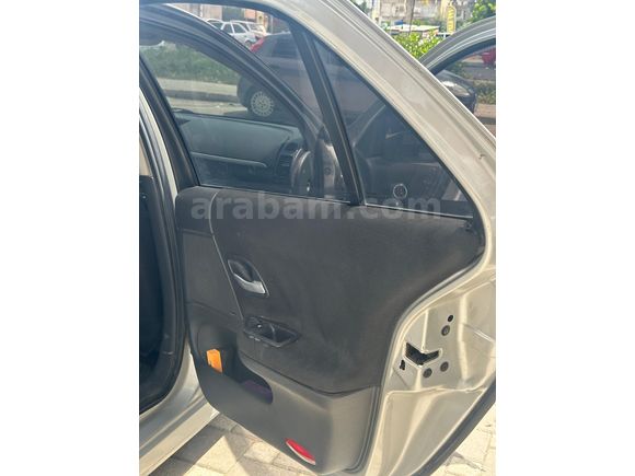 Sahibinden Renault Laguna 1.6 Expression 2006 Model