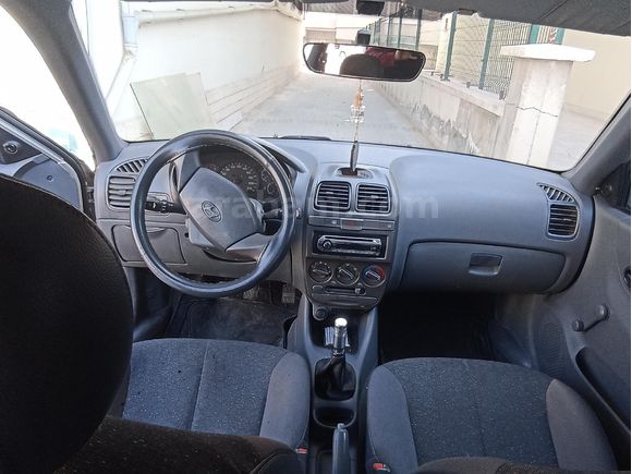 Sahibinden Hyundai Accent 1.3 LS 2001 Model