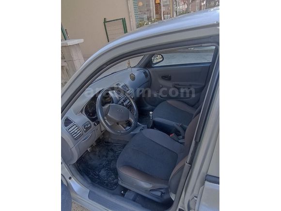 Sahibinden Hyundai Accent 1.3 LS 2001 Model