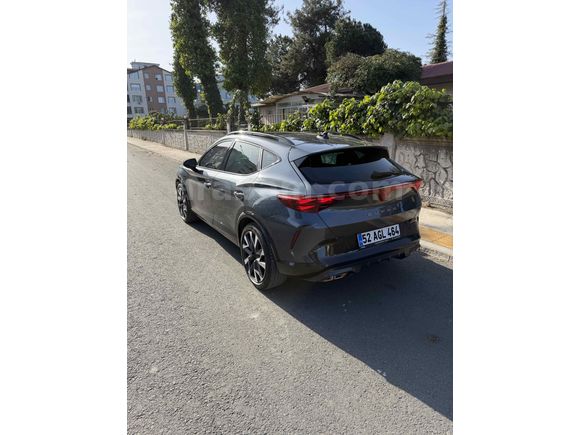 Sahibinden Cupra Formentor 1.5 eHybrid Phev Supreme 2025 Model 150 KM ELEKTRİKLİ MENZİL Gri (metalik)
