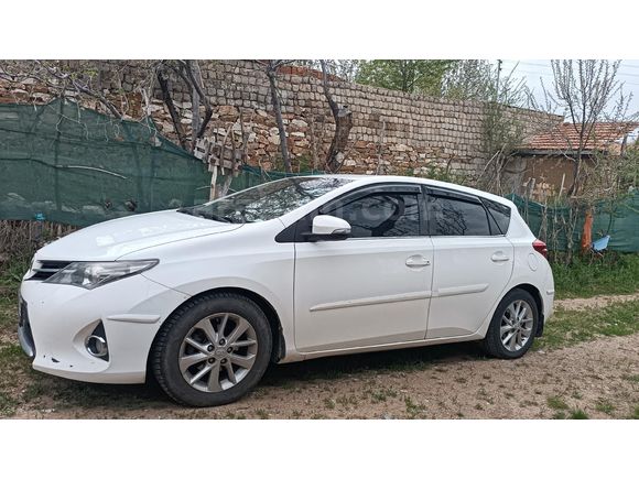 Sahibinden Toyota Auris 1.4 D-4D Active 2013 Model