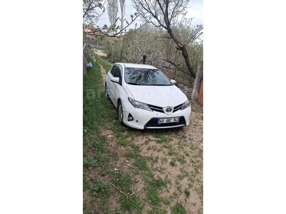 Sahibinden Toyota Auris 1.4 D-4D Active 2013 Model